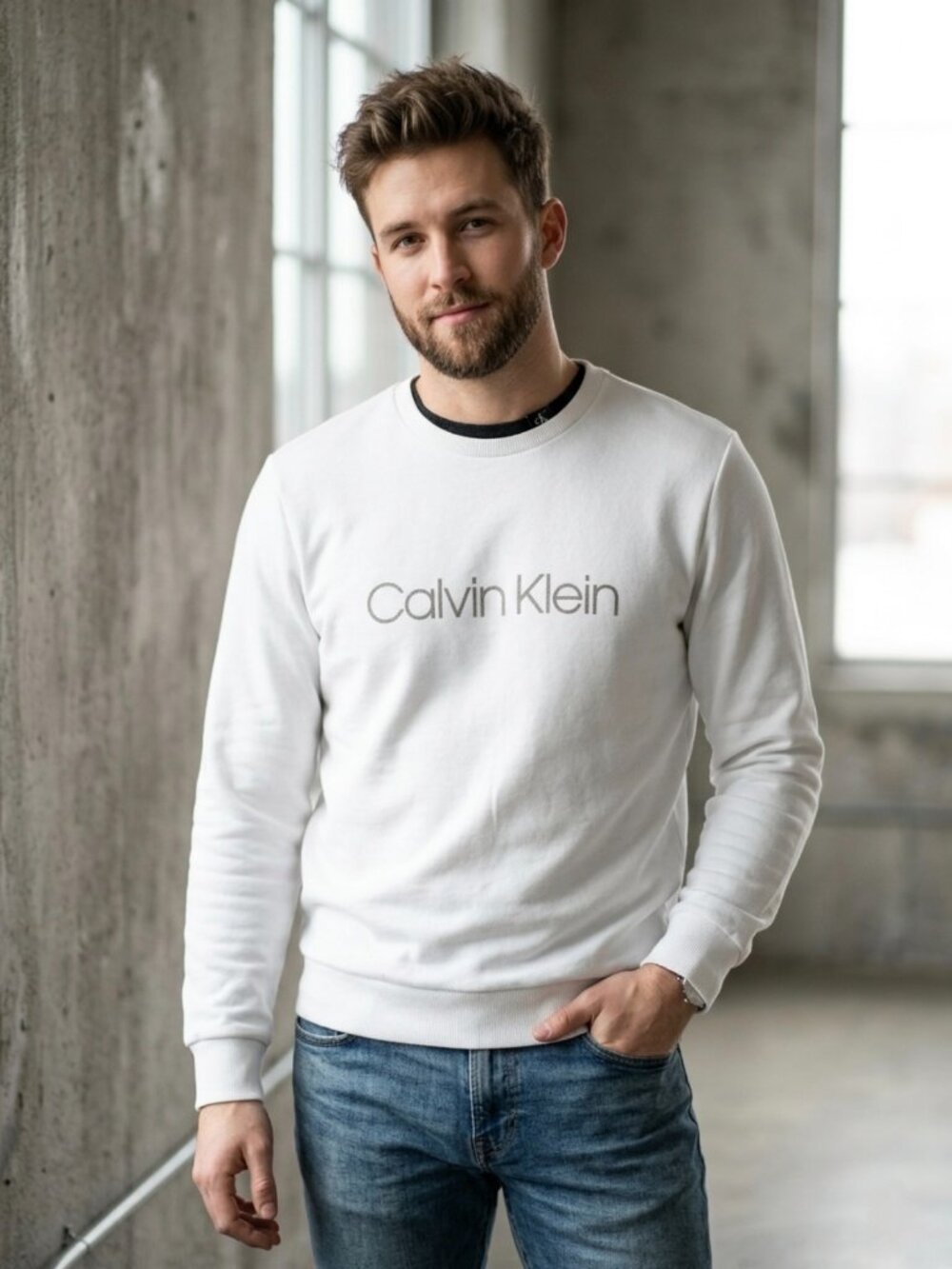 Calvin Klein White Spell Out Logo Crewneck Sweatshirt Medium